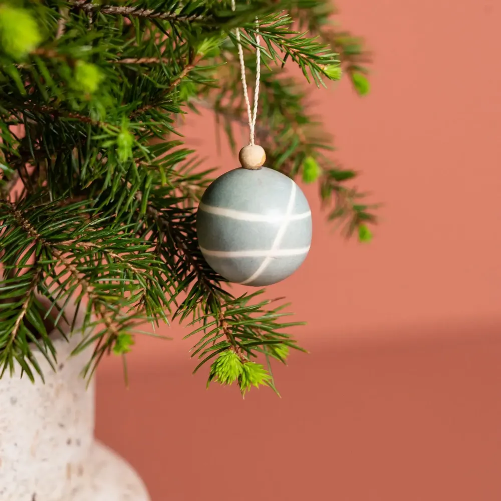 Autres décorations de Noël - Boule de Noël en forme de croix en bois - KINTA
