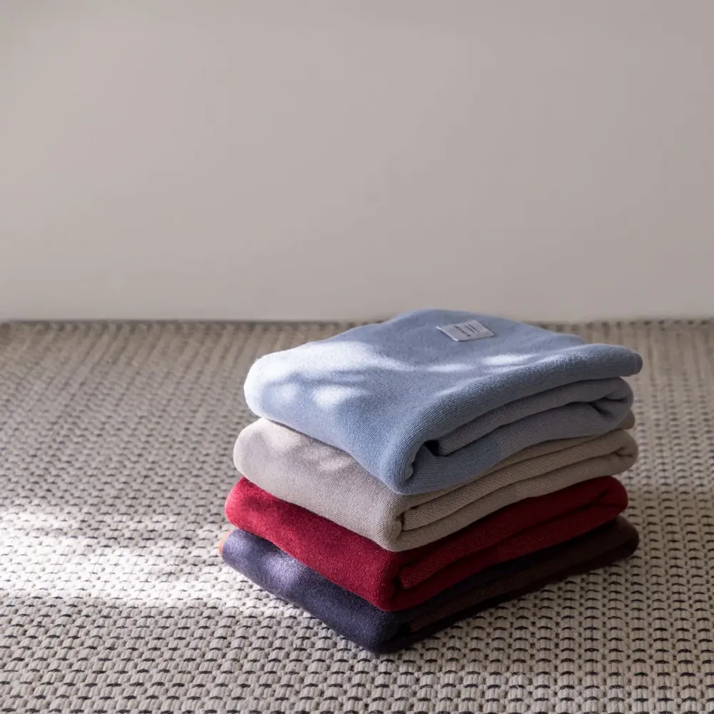 Foulards et écharpes - Plaid en soie -gradation- - KOHARU