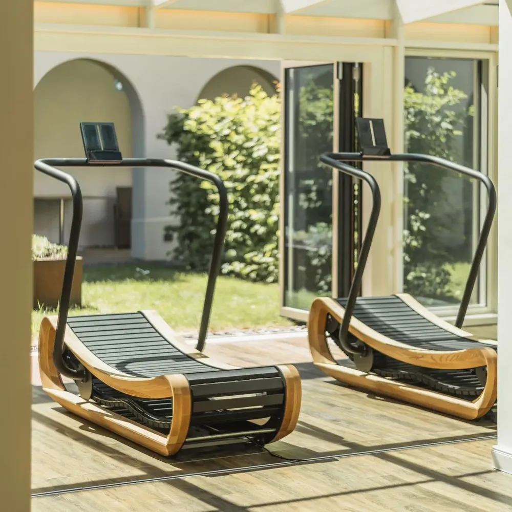 Gym and fitness equipment for hospitalities & contracts - Sprintbok - Non-motorized treadmill - WATERROWER | NOHRD