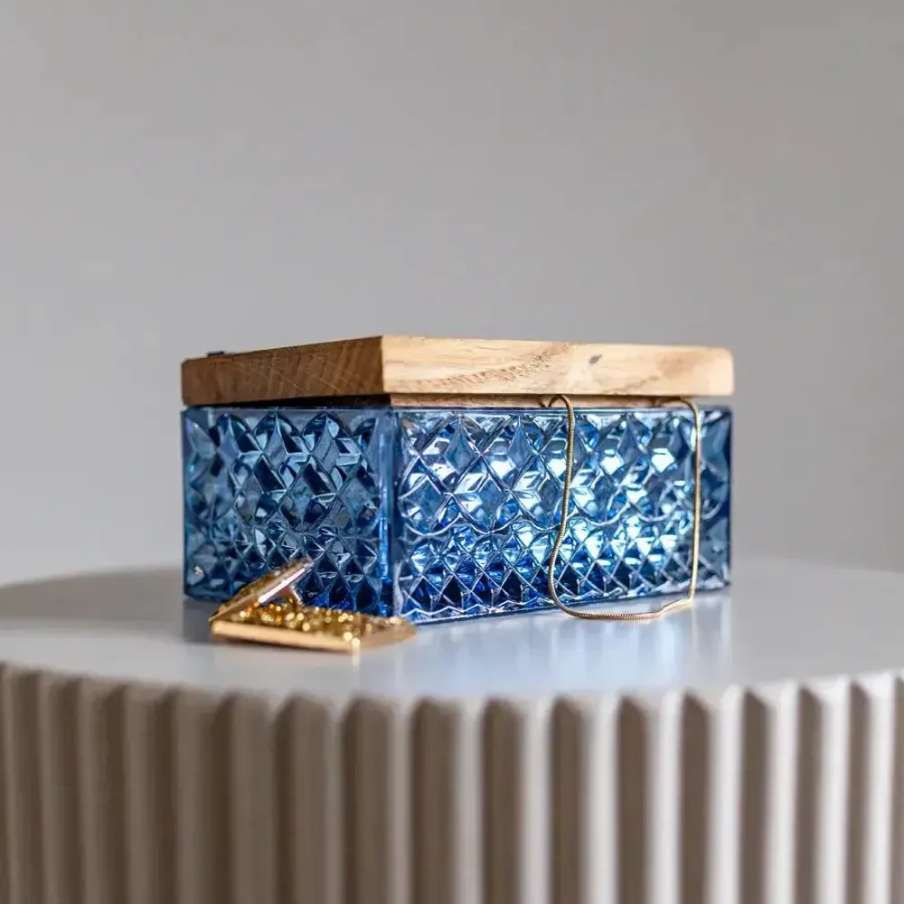 Cristallerie - Boîte à bijoux en cristal avec un couvercle en bois Mist - PEKALLA CRISTAL GLASS