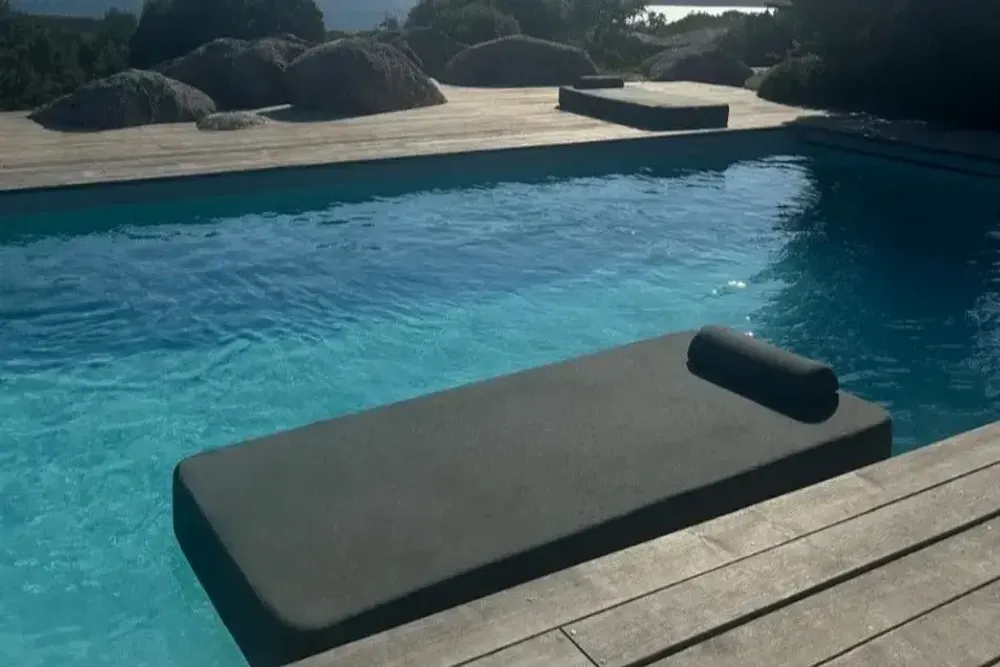 Pools - CHRISTOPHER | The PoolBed Khaki Cozip | 180x70xh18 cm - COZIP