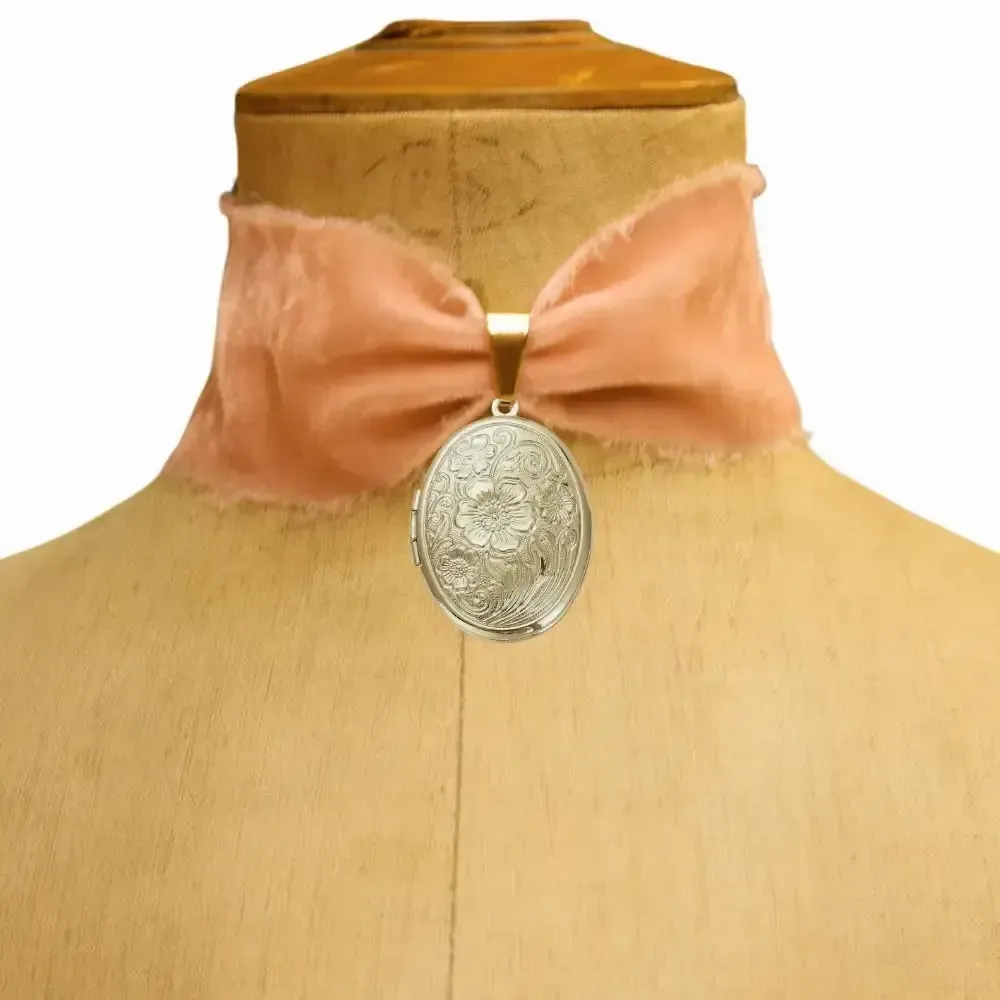 Bijoux - Choker Velours de soie rose - Locket - FASCINATO