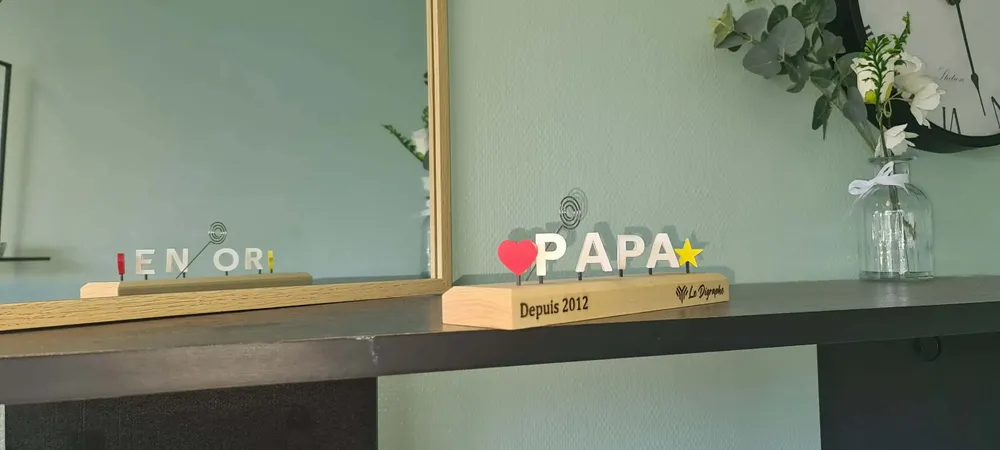 Objets de décoration - PAPA - EN OR - LE DIGRAPHE