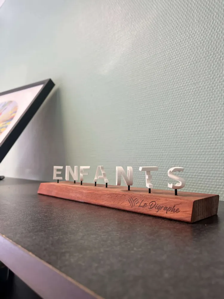 Sculptures, statuettes et miniatures - Digraphe Tables des - Enfants - LE DIGRAPHE