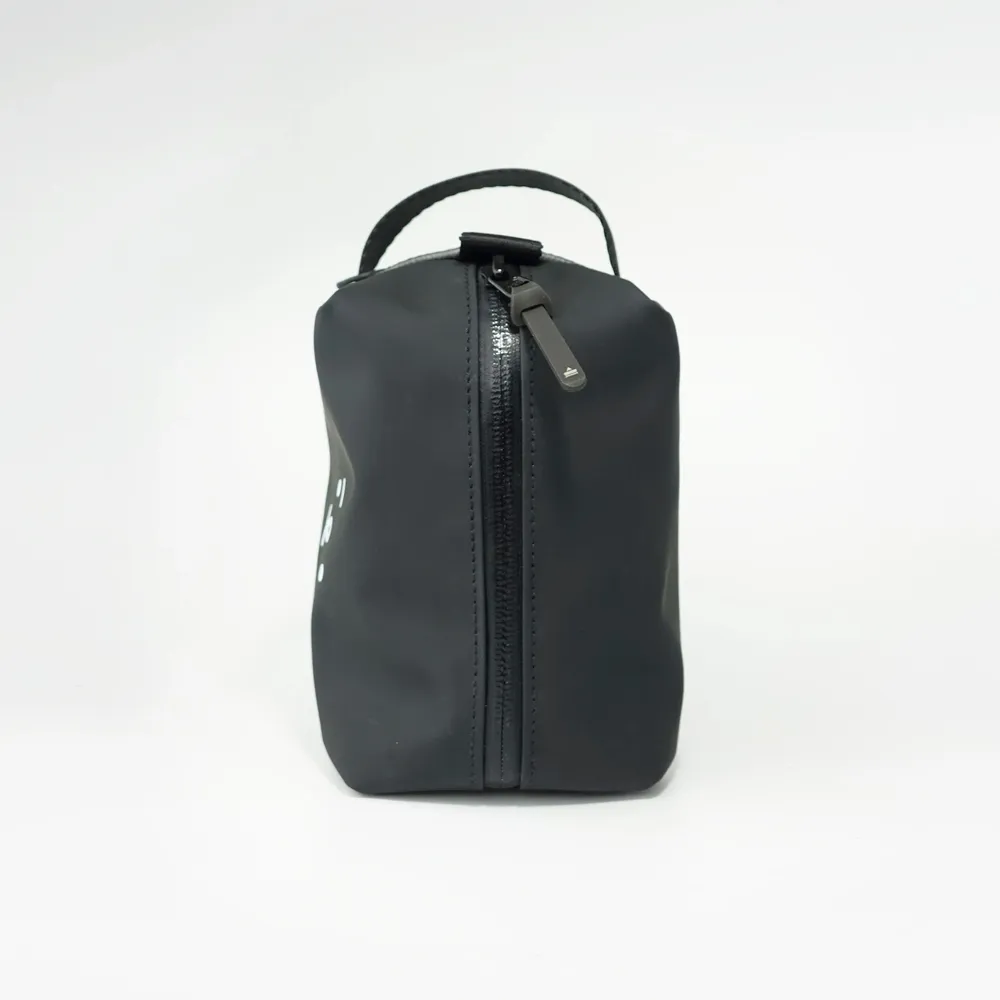 Accessoires de voyage - Trousse de toilette recyclée Entradar Fire Hose - ENTADAR LTD.