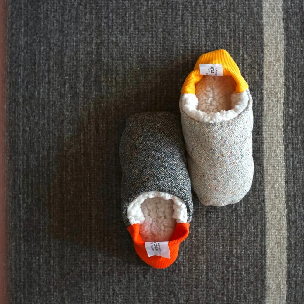 Chaussettes - JAPAN MADE Reversible room shoes / Hopping Nep Tweed × Sheep Boa - MERIPPA
