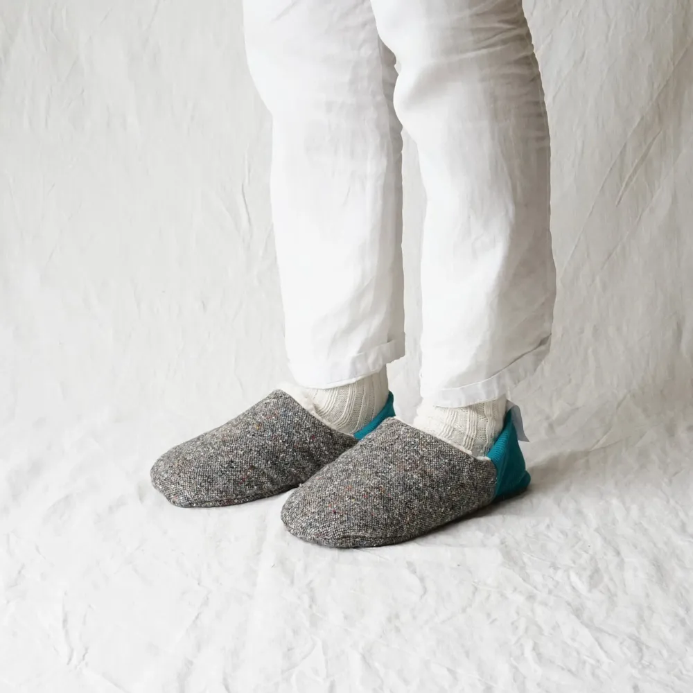 Chaussettes - JAPAN MADE Reversible room shoes / Hopping Nep Tweed × Sheep Boa - MERIPPA