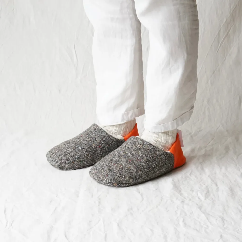 Chaussettes - JAPAN MADE Reversible room shoes / Hopping Nep Tweed × Sheep Boa - MERIPPA