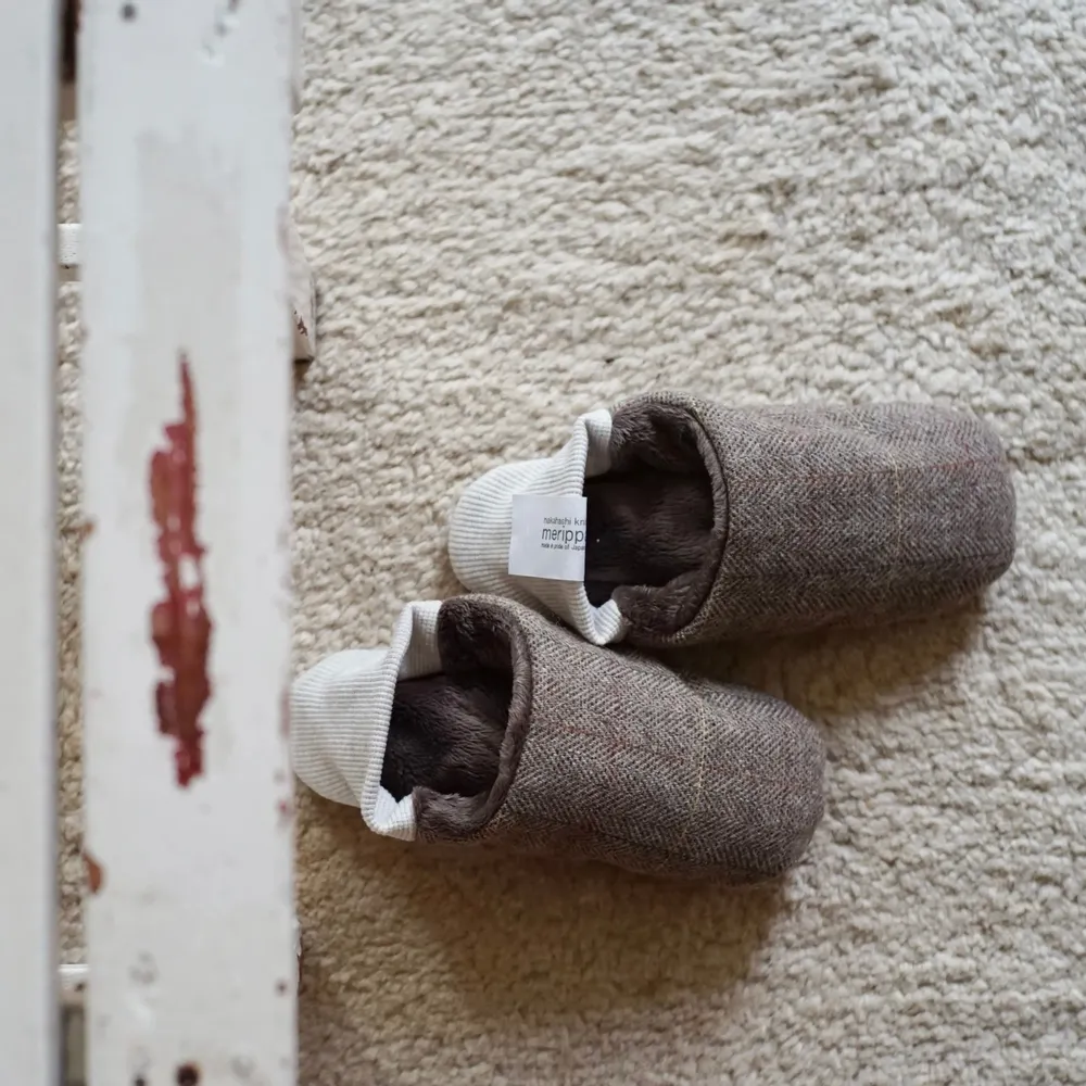 Chaussettes - JAPAN MADE Reversible room shoes / Herringbone Check Tweed × Micro Boa - MERIPPA