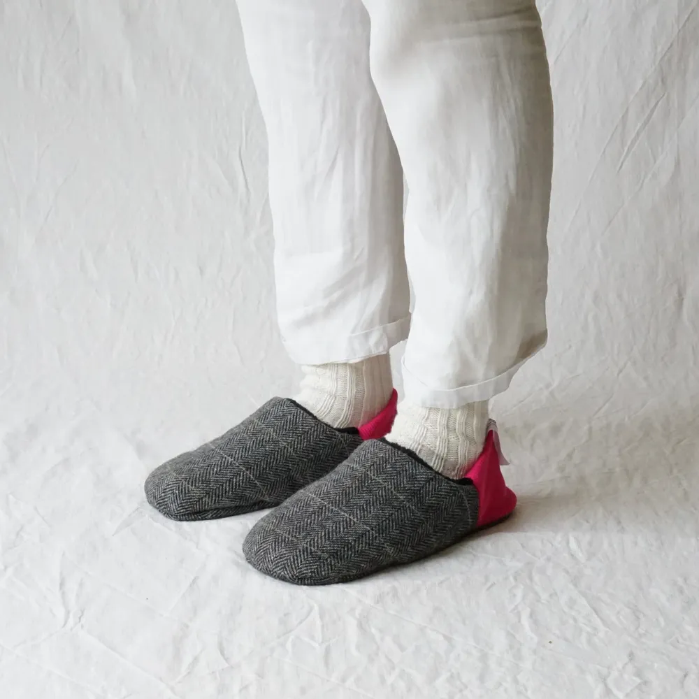 Chaussettes - JAPAN MADE Reversible room shoes / Herringbone Check Tweed × Micro Boa - MERIPPA