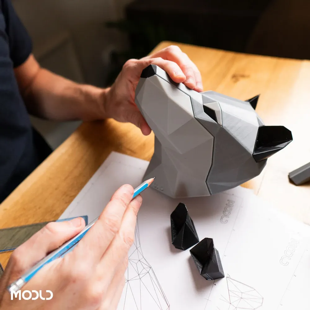 Design objects - The Howler - 3D-Printed Low Poly Wolf Head Wall Art - MODLD