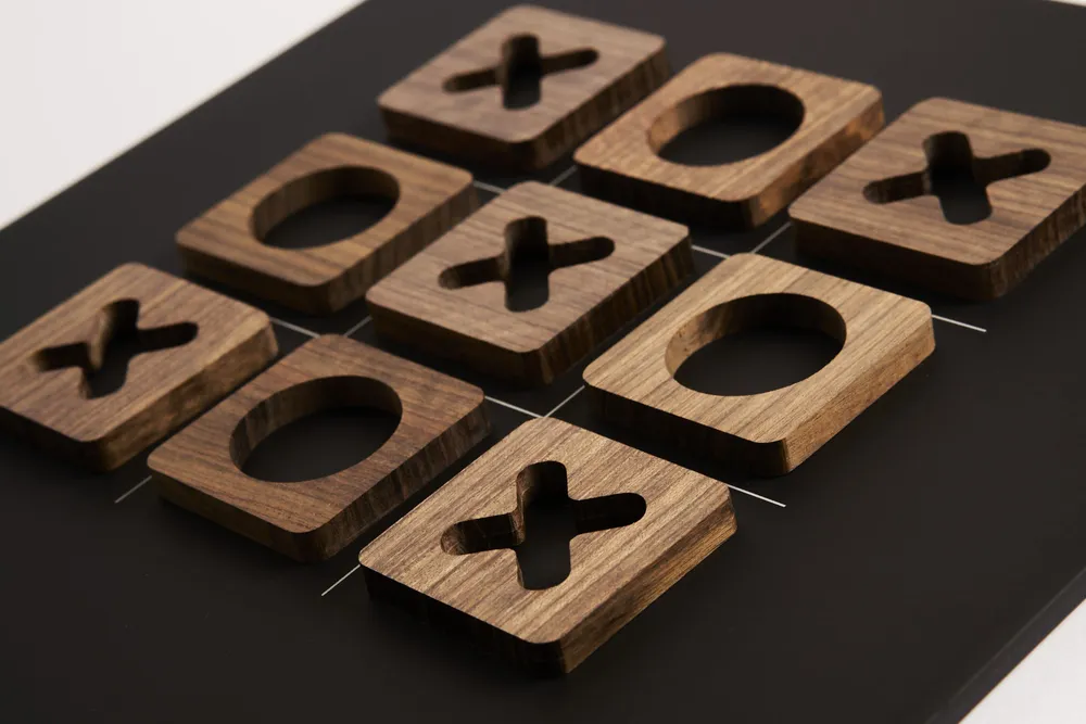 Objets de décoration - TRIS - Ensemble de jeu en bois Ovangkol - SHALL WE PLAY A GAME?