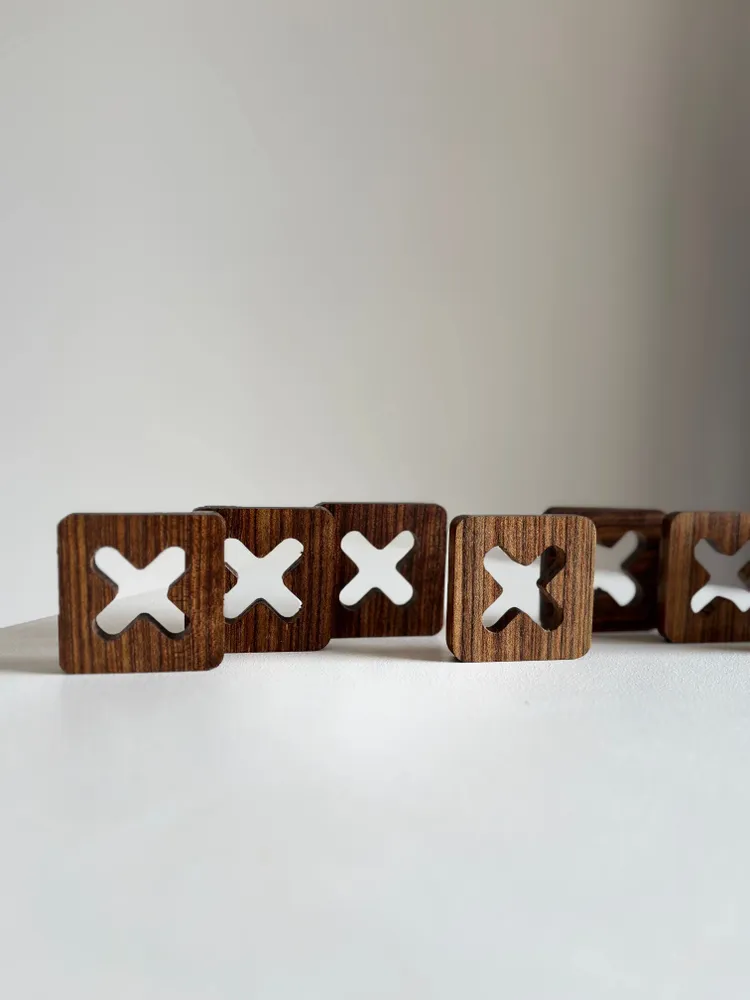 Objets de décoration - TRIS - Ensemble de jeu en bois Ovangkol - SHALL WE PLAY A GAME?