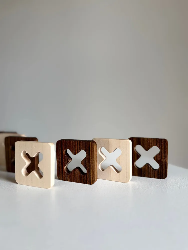 Objets design - TRIS - Ensemble de jeu en bois d'Ovangkol et d'érable - SHALL WE PLAY A GAME?