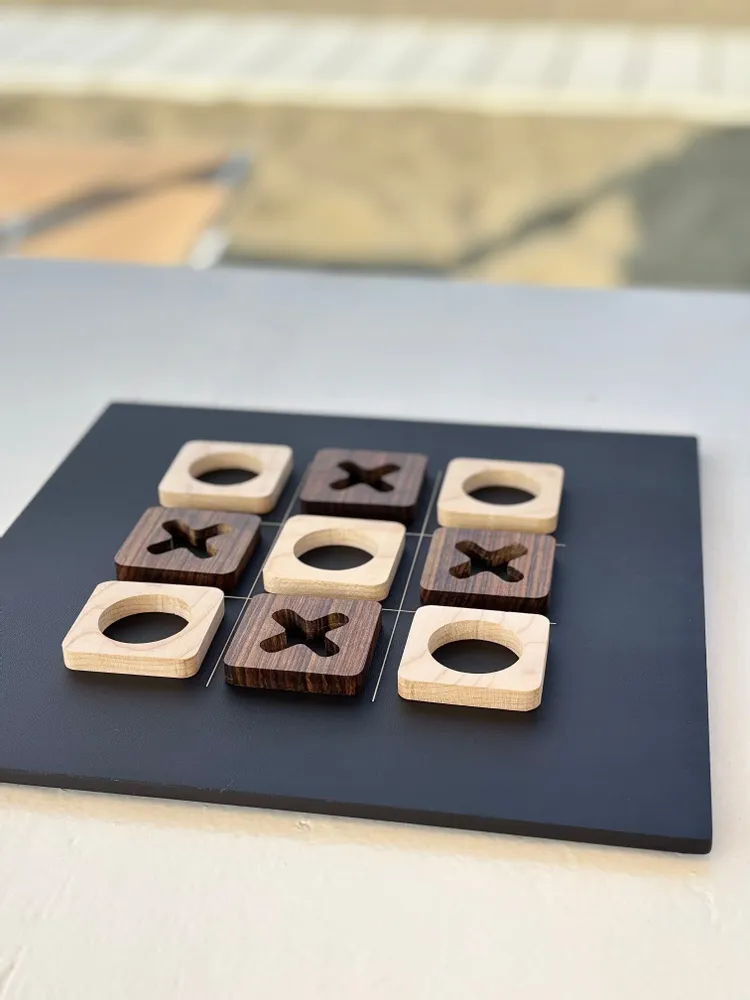 Objets design - TRIS - Ensemble de jeu en bois d'Ovangkol et d'érable - SHALL WE PLAY A GAME?
