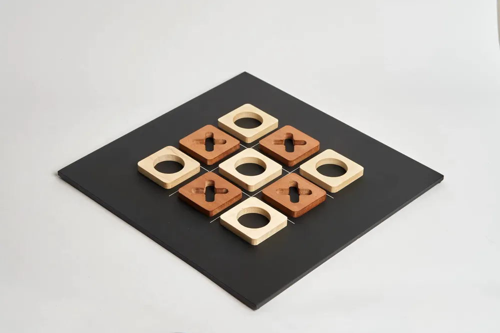 Design objects - TRIS - Maple and African Mahogany Wood Playset - SHALL WE PLAY A GAME?