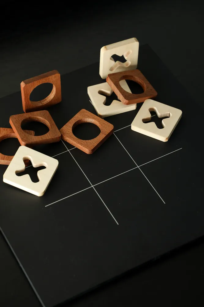 Design objects - TRIS - Maple and African Mahogany Wood Playset - SHALL WE PLAY A GAME?