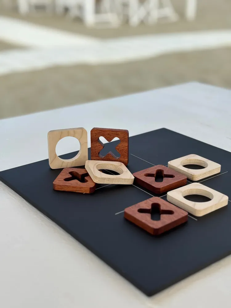 Design objects - TRIS - Maple and African Mahogany Wood Playset - SHALL WE PLAY A GAME?