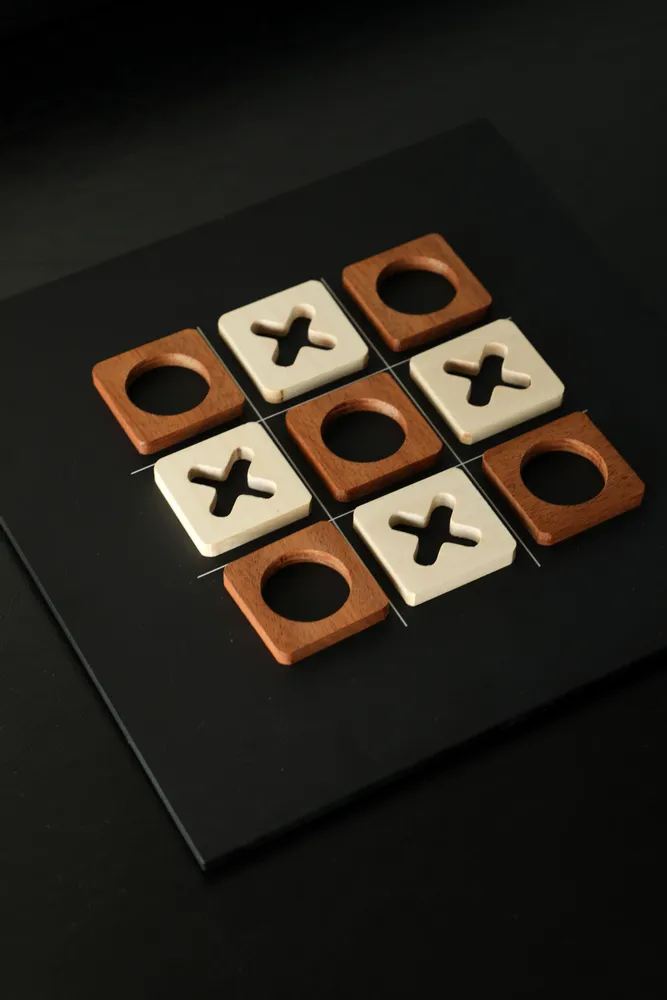 Design objects - TRIS - Maple and African Mahogany Wood Playset - SHALL WE PLAY A GAME?