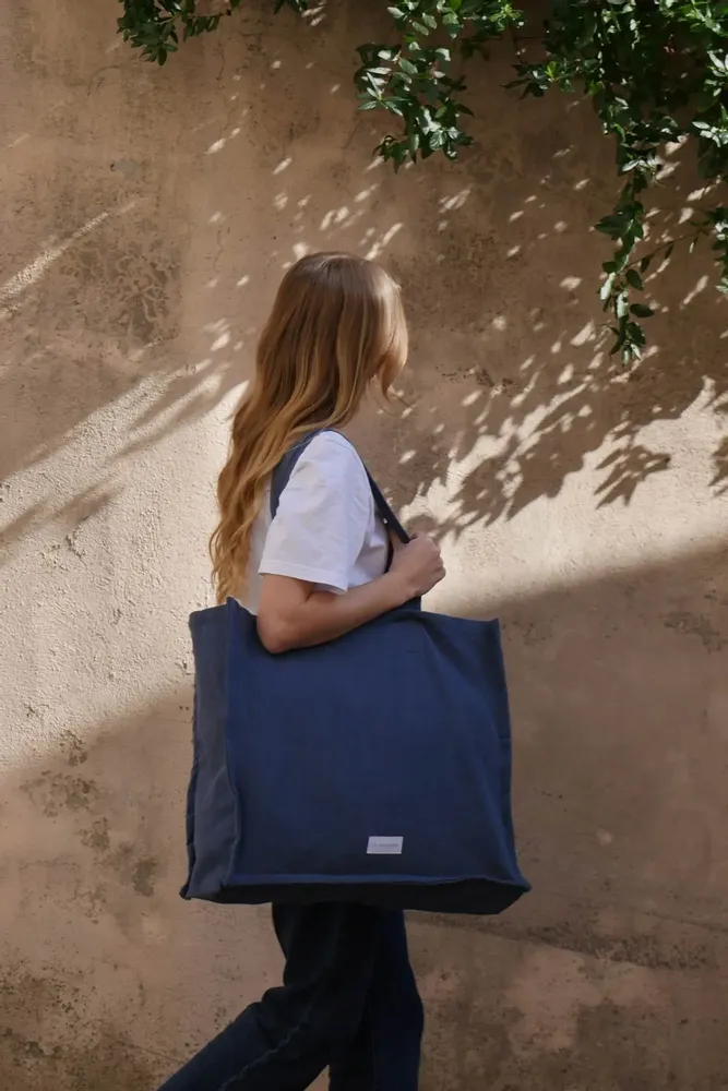 Bags and totes - Large tote bag made of thick organic cotton canvas. - LES PENSIONNAIRES
