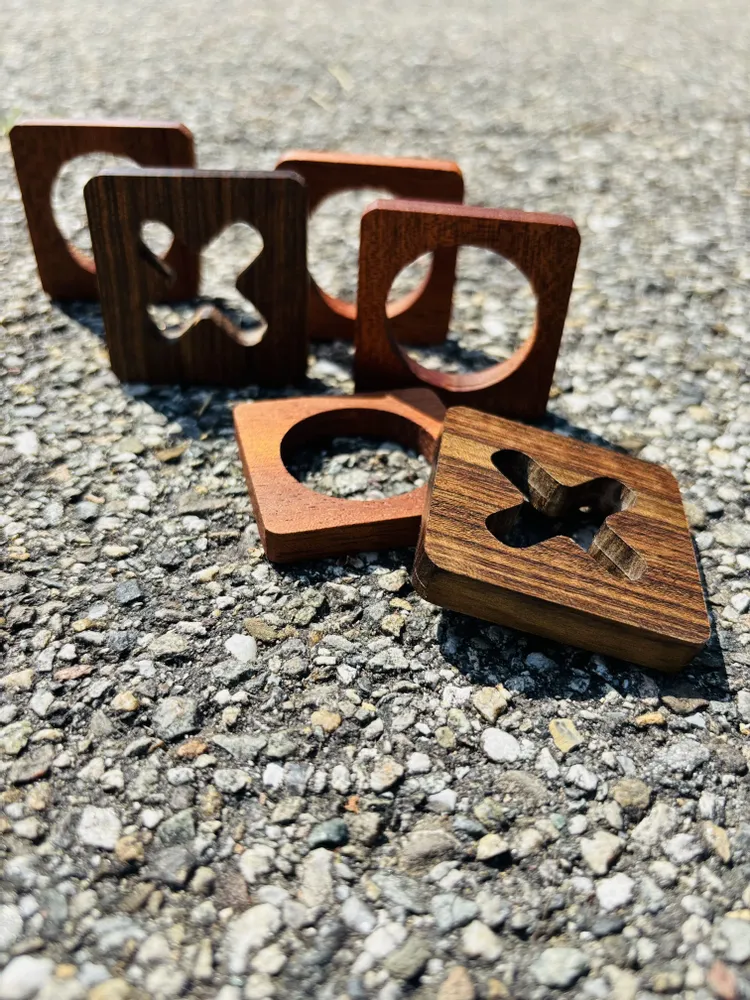 Objets design - TRIS - Ensemble de jeu en bois d'Ovangkol et d'acajou africain - SHALL WE PLAY A GAME?