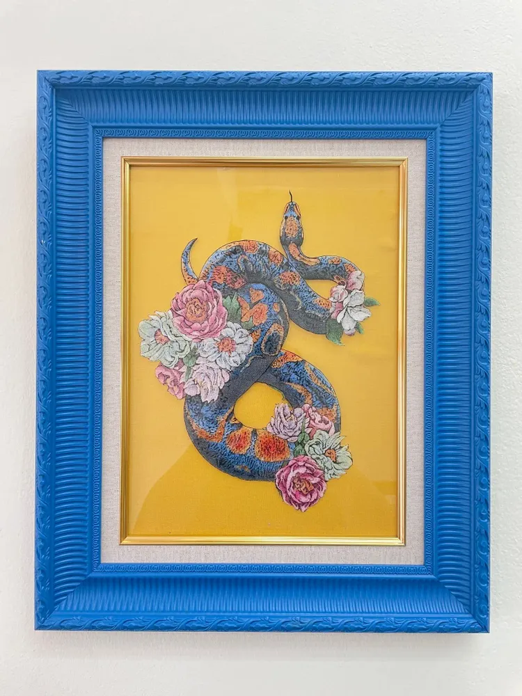 Other wall decoration - Gems Painting Framed Art – serpent in blooms - CHARITES GEMS
