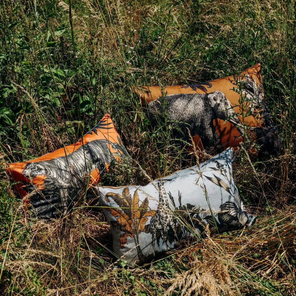 Fabric cushions - Bestiary cushion - LE MONDE SAUVAGE BEATRICE LAVAL