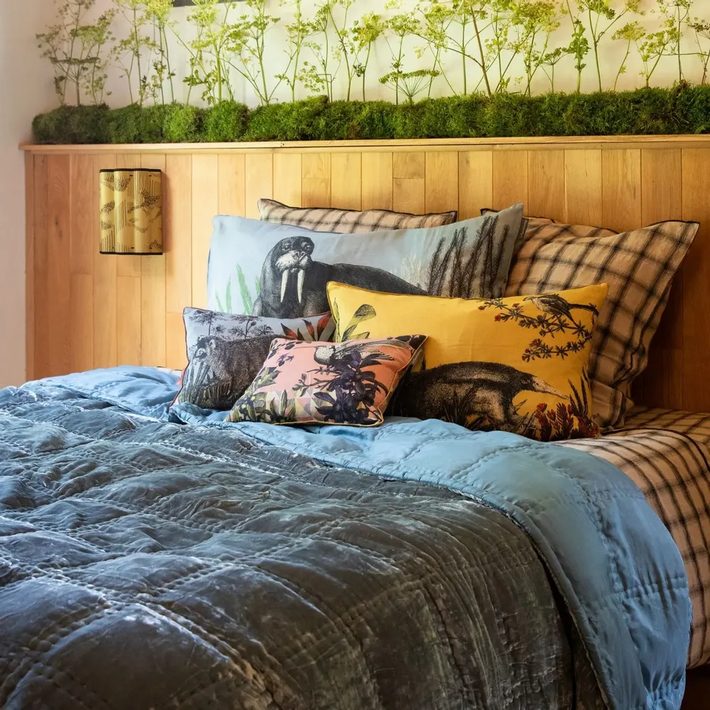 Fabric cushions - Bestiary cushion - LE MONDE SAUVAGE BEATRICE LAVAL
