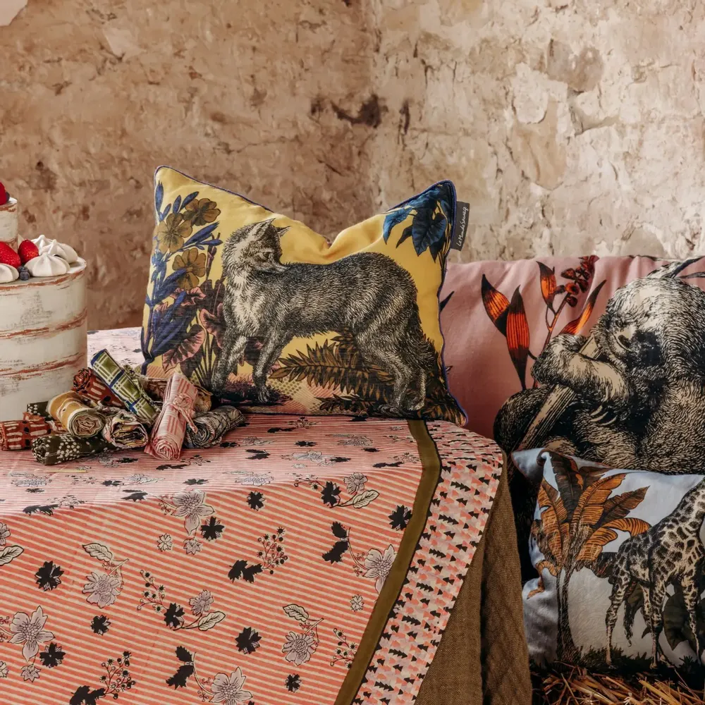 Fabric cushions - Bestiary cushion - LE MONDE SAUVAGE BEATRICE LAVAL