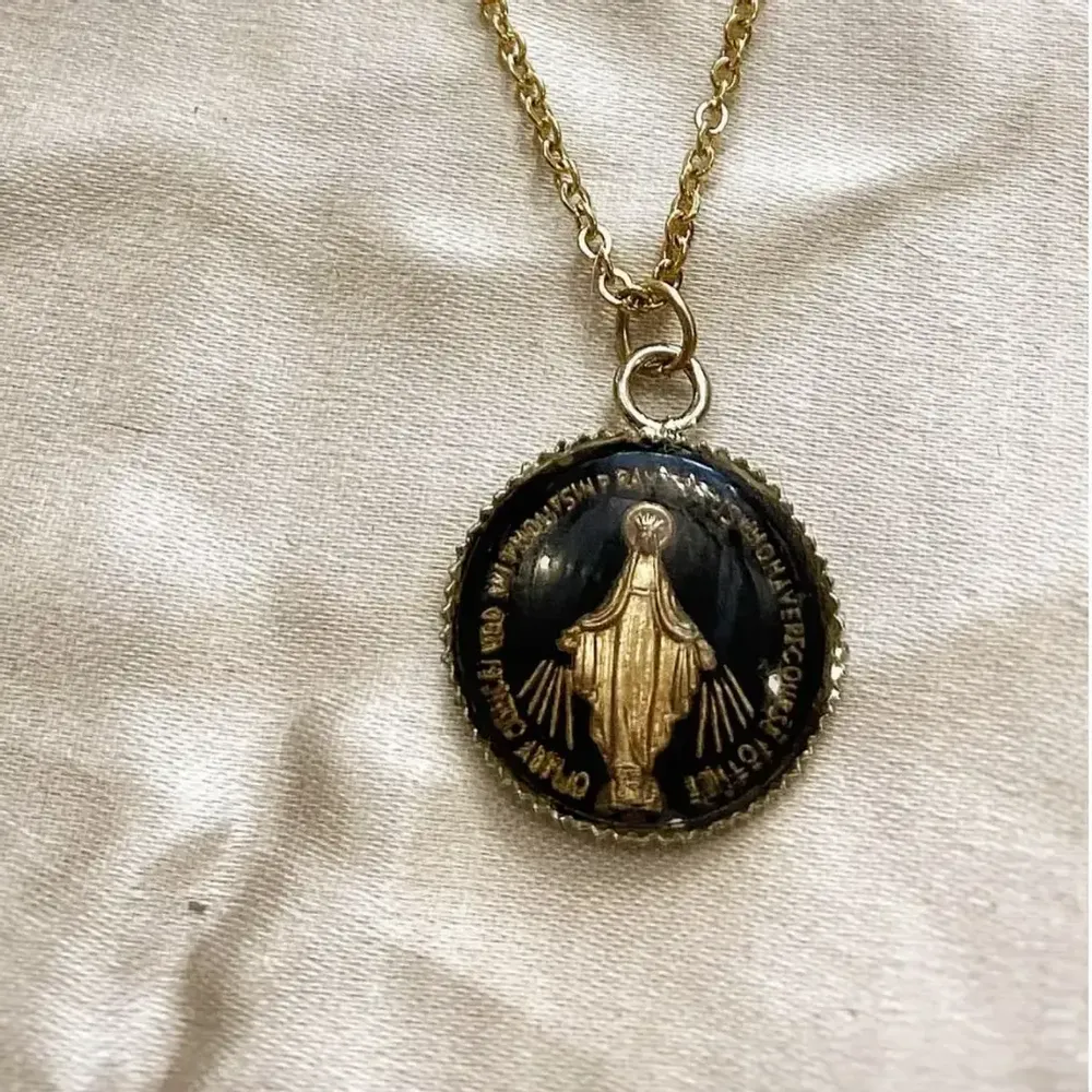 Jewelry - Necklace Intaille Vierge - FASCINATO