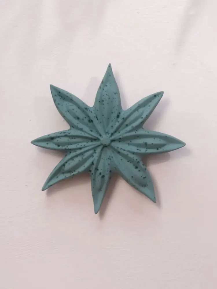 Accessoires de déco extérieure - JANIS (Fleur de badiane) - Ephémère - MONOCHROMIC CERAMIC