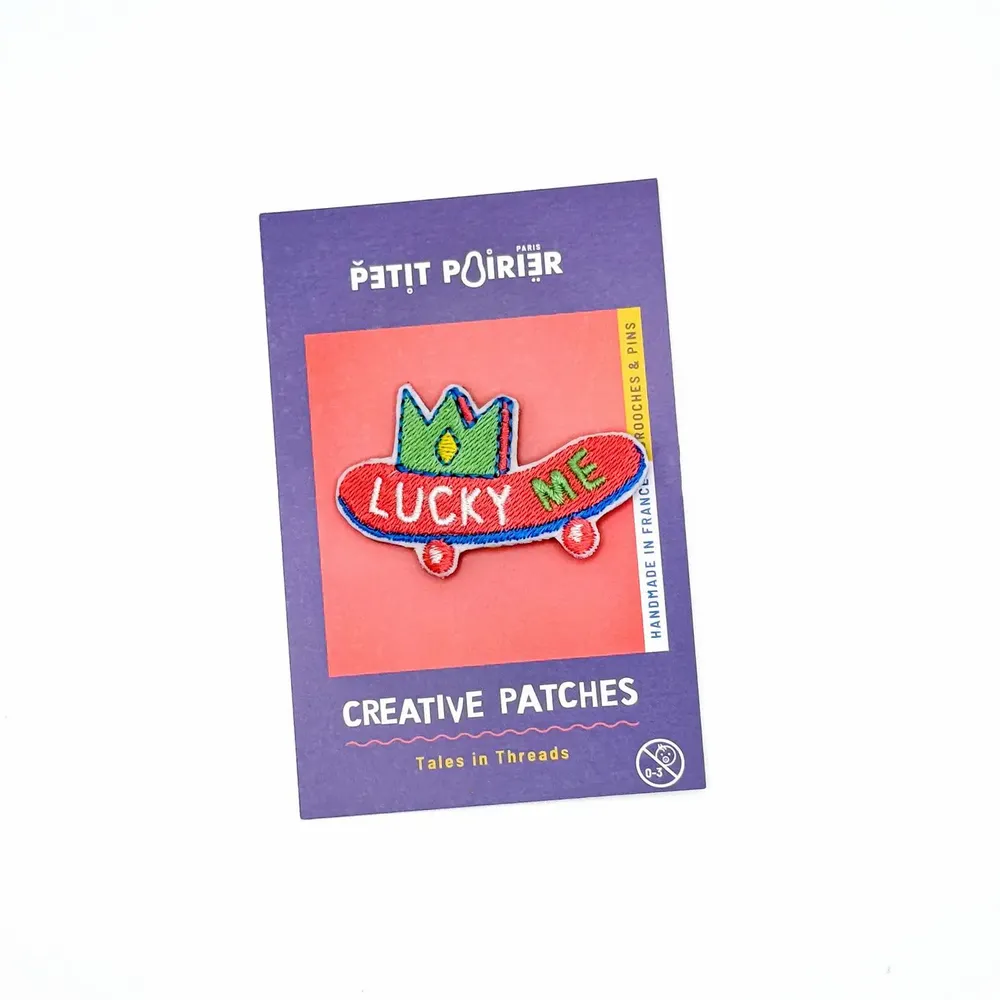 Cadeaux - Pin’s "Lucky Me – Skateboard" — Talisman des esprits libres - PETIT POIRIER