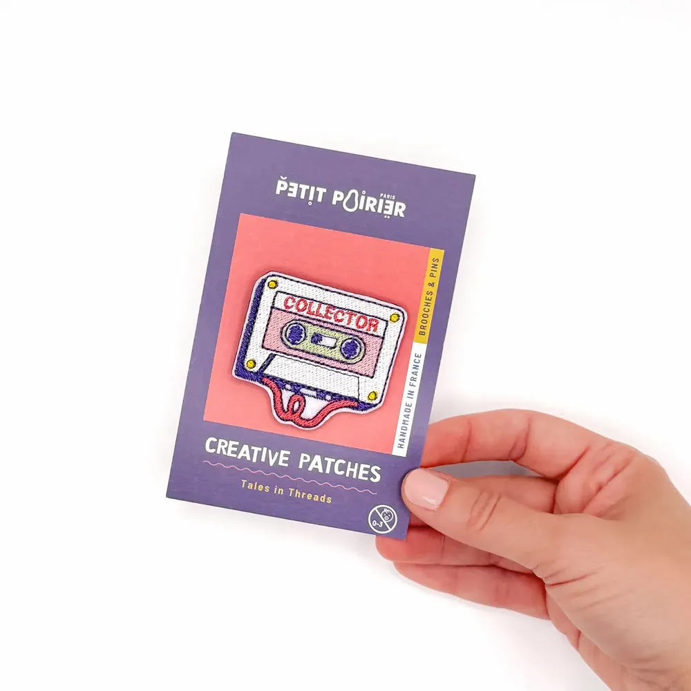 Cadeaux - Broche Brodée “Collector d’instants” – Pour les souvenirs précieux - PETIT POIRIER