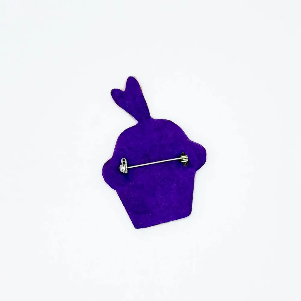 Kids accessories - Embroidered cupcake “Happy Birthday” Brooch - PETIT POIRIER