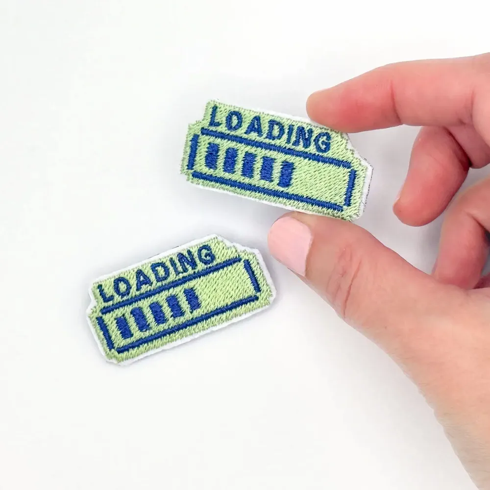 Cadeaux - Broche brodée "Loading" – Patience... - PETIT POIRIER