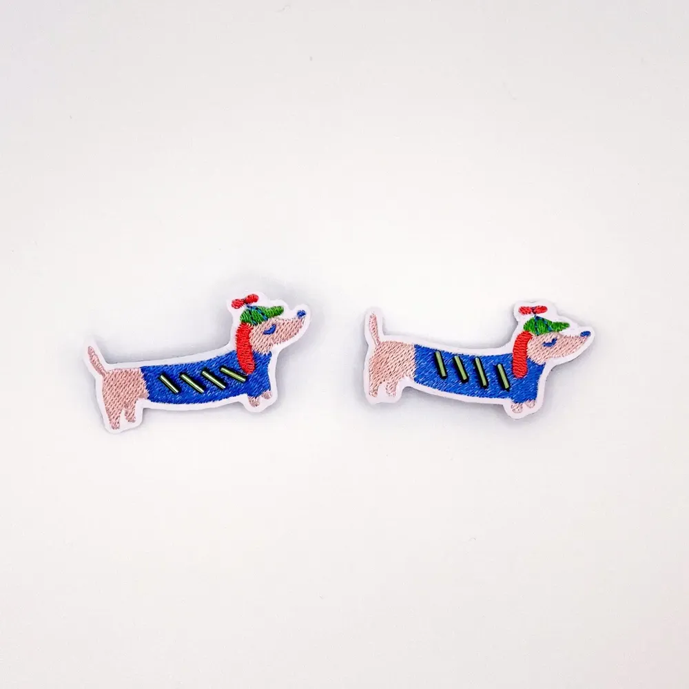 Kids accessories - Beaded Dachshund Brooch – A Chic and Quirky Touch - PETIT POIRIER