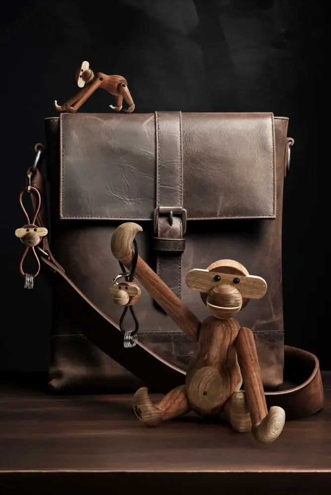 Gifts - Monkey gold keychain witt Natural Leather - Kay Bojesen - ROSENDAHL DESIGN GROUP A/S