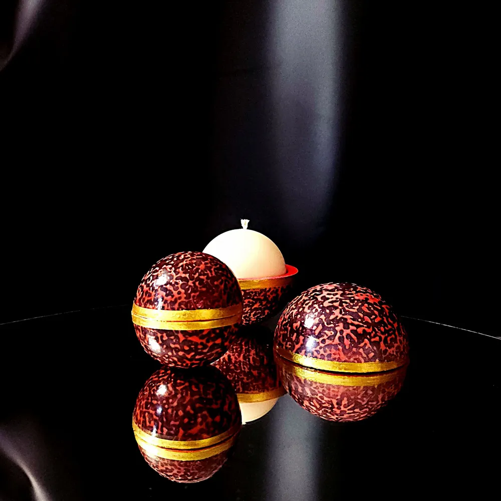 Gifts - Bollywood Globe in Tonka Wood - PONPON CURIOSITAS