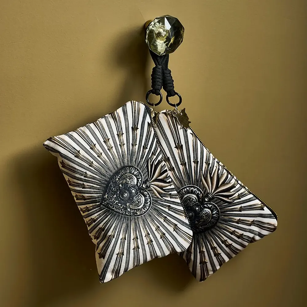 Design textile et surface - Coussin, pochettes et plaids velours. 100% made in France. - PODEVACHE