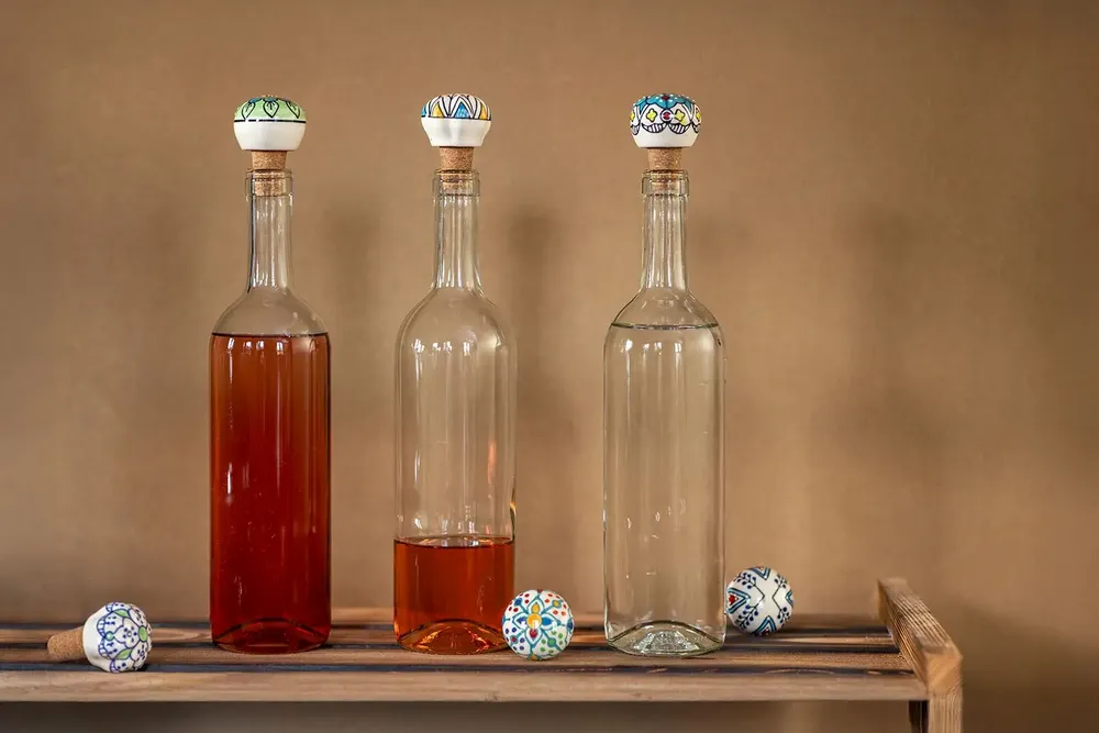 Everyday plates - Ceramic and cork bottle stopper FLORAL - TRANQUILLO