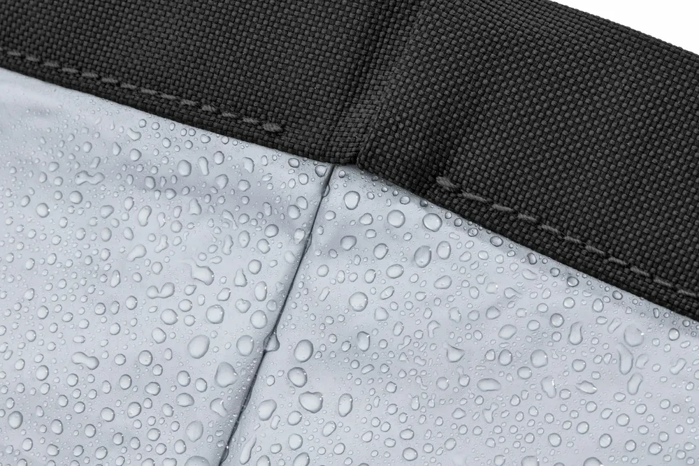 Bags and totes - Insulated Lunch Bag 6.7L - made with recycled PET - BLACK+BLUM EUROPE