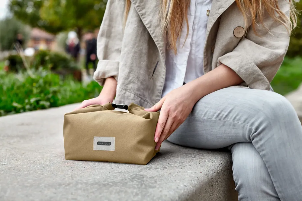 Bags and totes - Insulated Lunch Bag 6.7L - made with recycled PET - BLACK+BLUM EUROPE