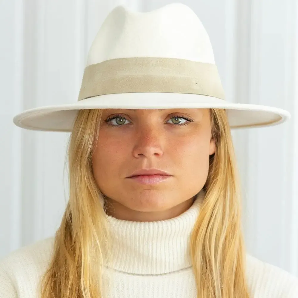 Hats - WIDE BRIMMED FELT HAT - leather braid - TRAVAUX EN COURS...