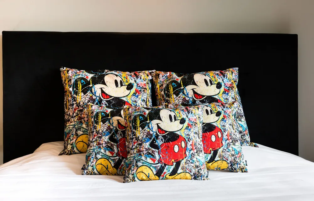Coussins textile - Coussin décoratif Mickey 45 x 45 - Design by Anne Mondy - ARTDECORIS