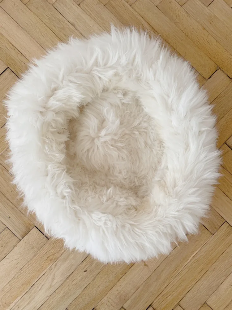 Beds - Round Natural Sheepskin Pet Bed - White - MELLOW CONCEPT STORE