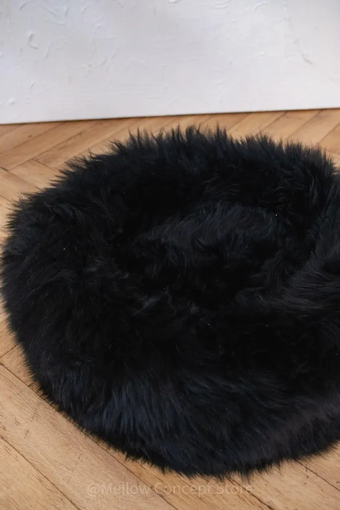 Lits - Lit Rond pour Animal en Peau de Mouton Naturelle – Noir - MELLOW CONCEPT STORE