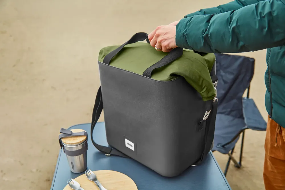 Cuisines de jardin - Glacière Isotherme 25L - Fabriqué avec du PET recyclé - BLACK+BLUM EUROPE