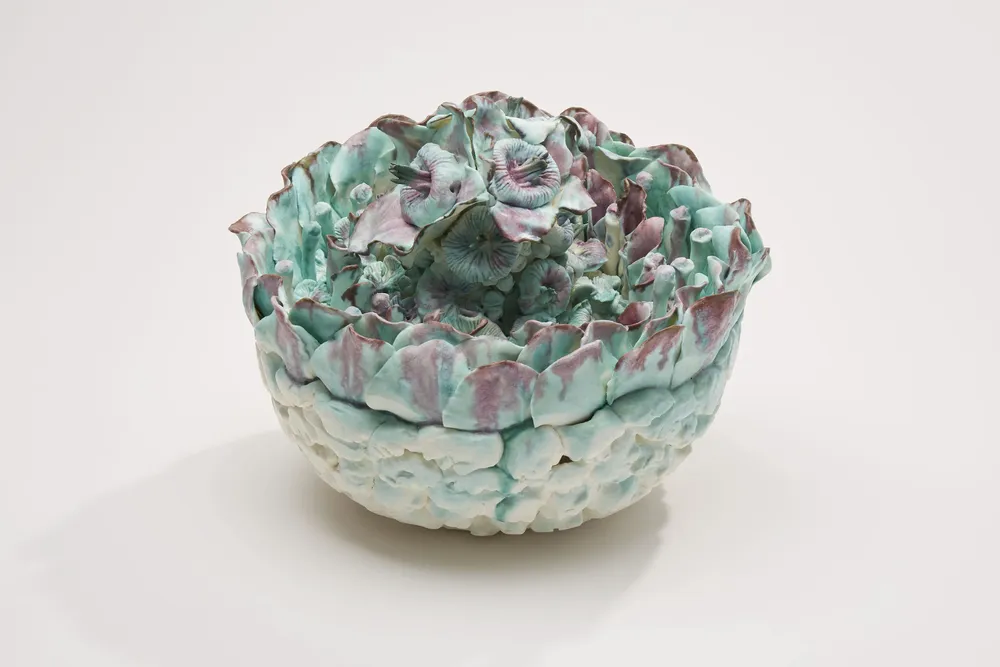 Unique pieces - \" Eclosion 1\” porcelain sculpture. - SOPHIE LULINE CÉRAMISTE