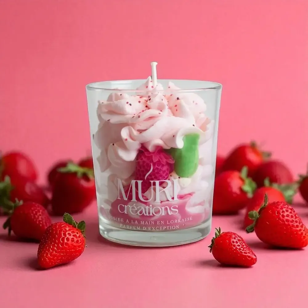 Cadeaux - Bougie parfumée Fraise - 200ml - MURI CREATIONS