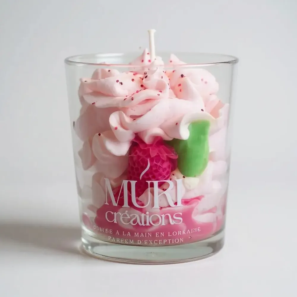 Cadeaux - Bougie parfumée Fraise - 200ml - MURI CREATIONS